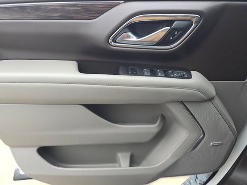 Used 2022 Chevrolet Tahoe Z71 w/ Luxury Package image 11