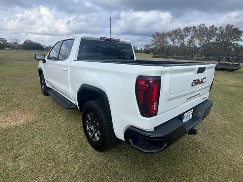 Used 2024 GMC Sierra 1500 AT4X image 3