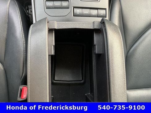 Used 2021 Toyota Highlander XLE AWD/4WD image 36