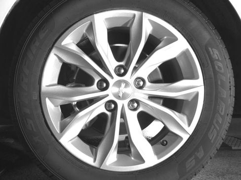 Used 2023 Chevrolet Malibu LT FWD image 14