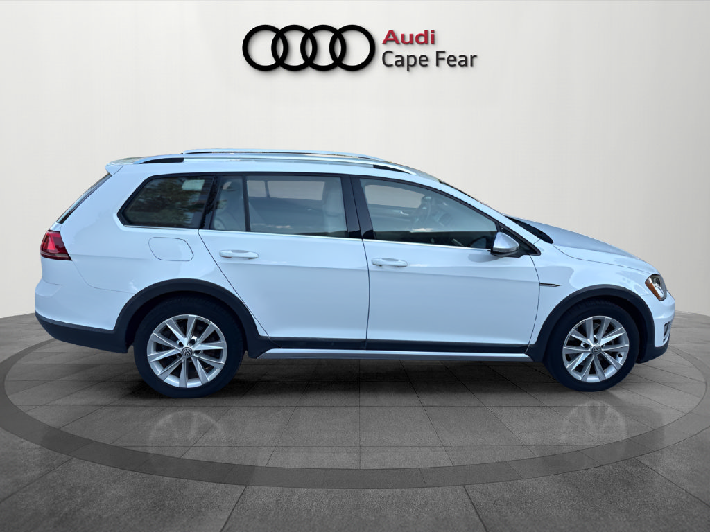 Used 2017 Volkswagen Golf Alltrack AWD/4WD image 8