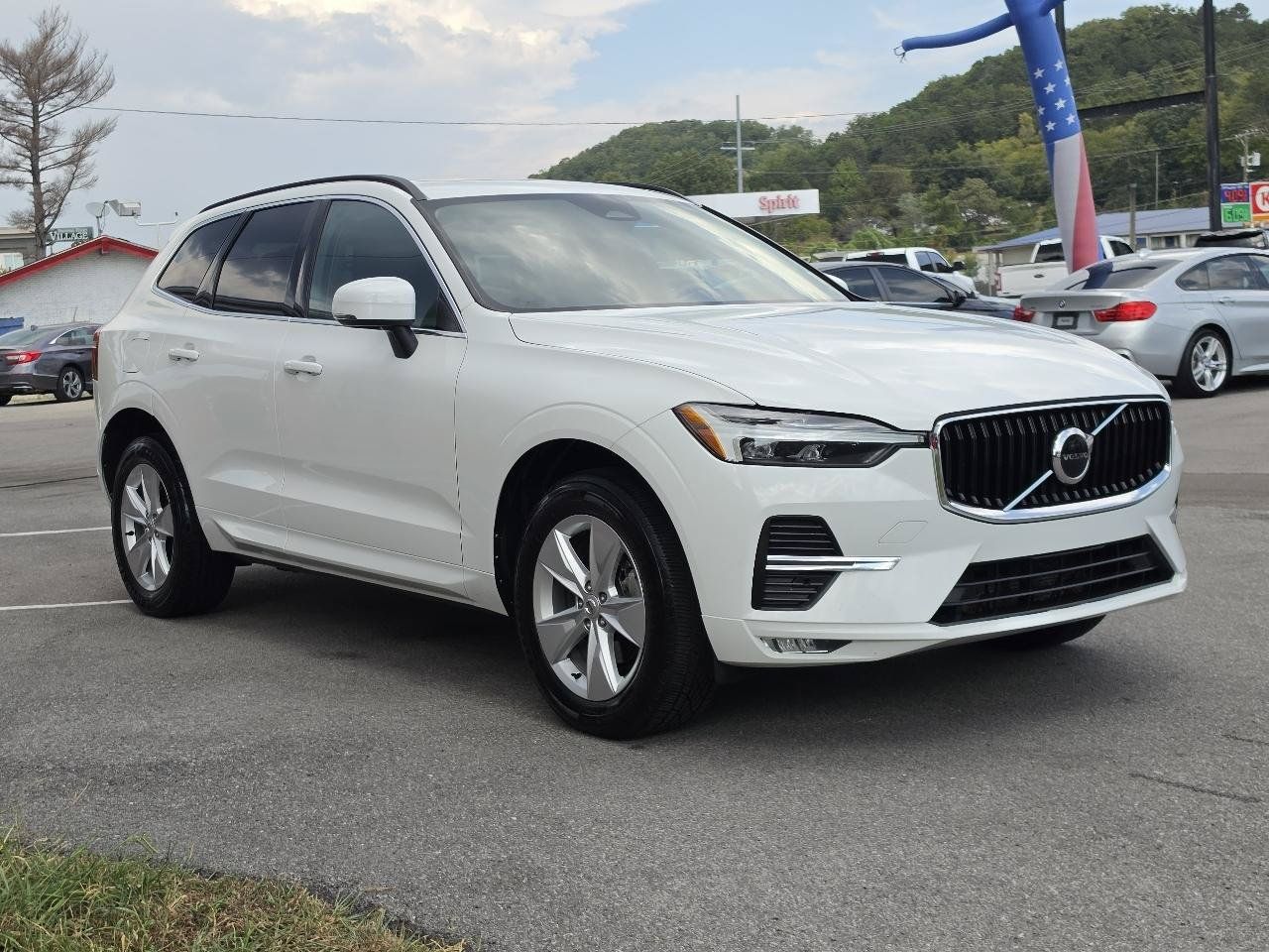 Used 2022 Volvo XC60 B5 Momentum AWD/4WD image 6