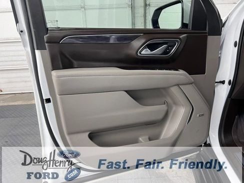 Used 2022 GMC Yukon SLT w/ SLT Premium Package image 24