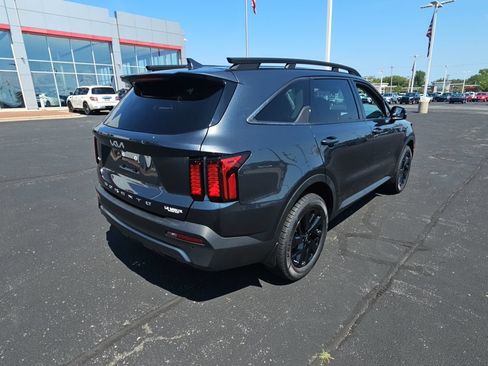 Used 2022 Kia Sorento S AWD/4WD image 3