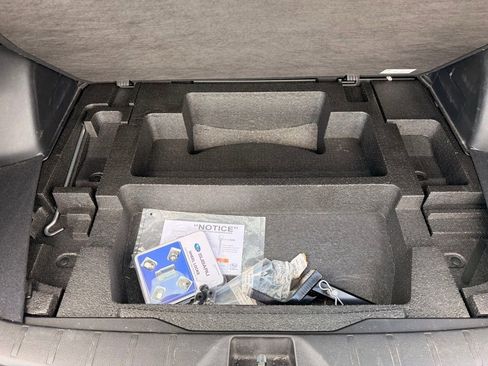 Used 2018 Subaru Forester 2.5i Touring AWD/4WD image 40
