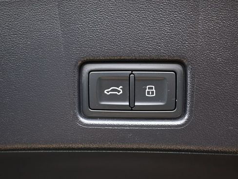 Used 2024 Audi Q4 e-tron Premium Plus AWD/4WD image 17