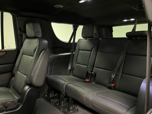 Used 2025 GMC Yukon XL Denali AWD/4WD image 47