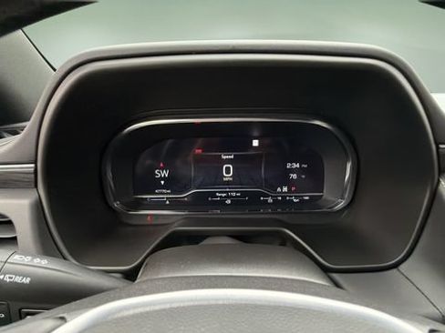 Used 2022 GMC Yukon XL SLT w/ SLT Premium Package AWD/4WD image 17