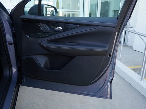 New 2025 Chevrolet Equinox EV LT image 15