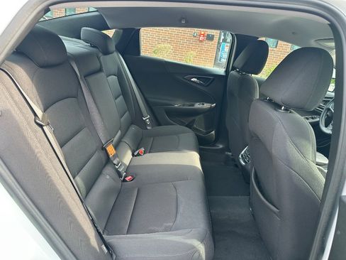 Used 2023 Chevrolet Malibu LT FWD image 16
