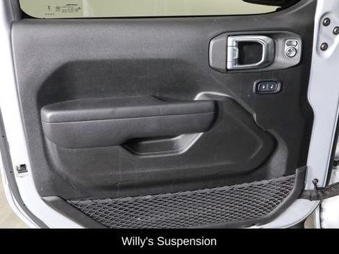 Used 2024 Jeep Wrangler Unlimited AWD/4WD image 18