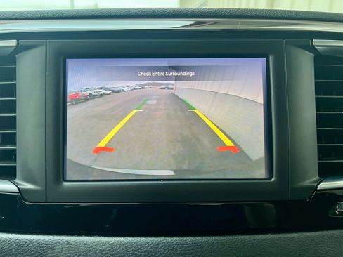 Used 2024 Chrysler Voyager LX image 23