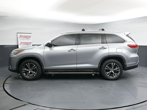 Used 2019 Toyota Highlander LE FWD image 5