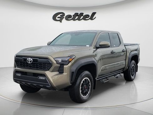 Certified 2025 Toyota Tacoma TRD Off-Road AWD/4WD image 1