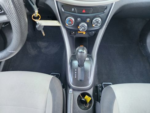 Used 2019 Chevrolet Trax LS FWD image 33