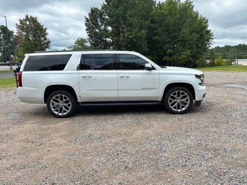 Used 2020 Chevrolet Suburban LT AWD/4WD image 4