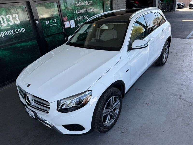 Used 2019 Mercedes-Benz GLC 350e 4MATIC image 2