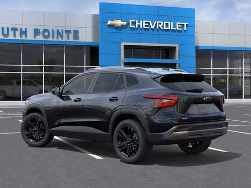 New 2026 Chevrolet Trax ACTIV w/ Driver Confidence Package FWD image 3