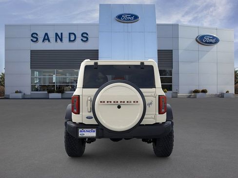 New 2026 Ford Bronco Outer Banks w/ Sasquatch Package AWD/4WD image 5