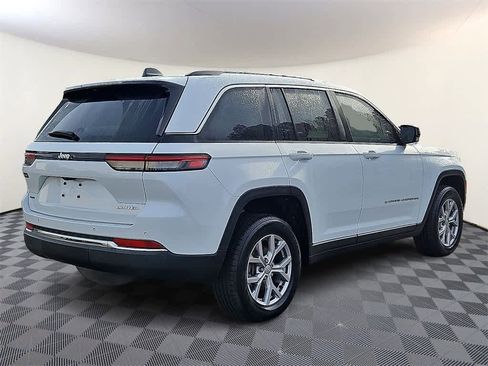 Used 2022 Jeep Grand Cherokee Limited image 4