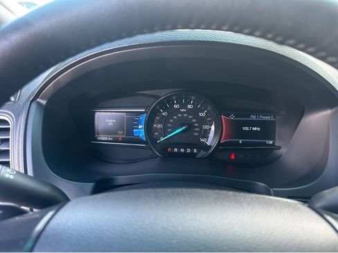 Used 2016 Ford Explorer XLT w/ Equipment Group 202A image 10