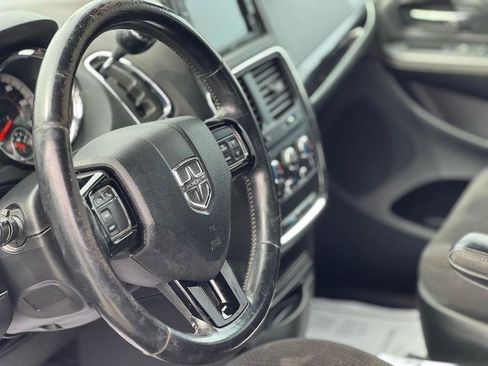 Used 2018 Dodge Grand Caravan SE FWD image 28