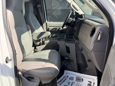 Used 2015 Ford E-350 and Econoline 350 Super Duty image 21