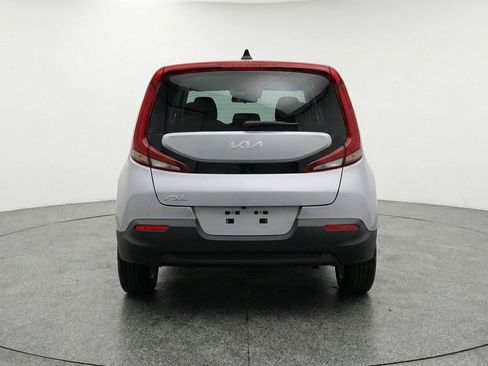 Used 2025 Kia Soul LX w/ LX Technology Package FWD image 7
