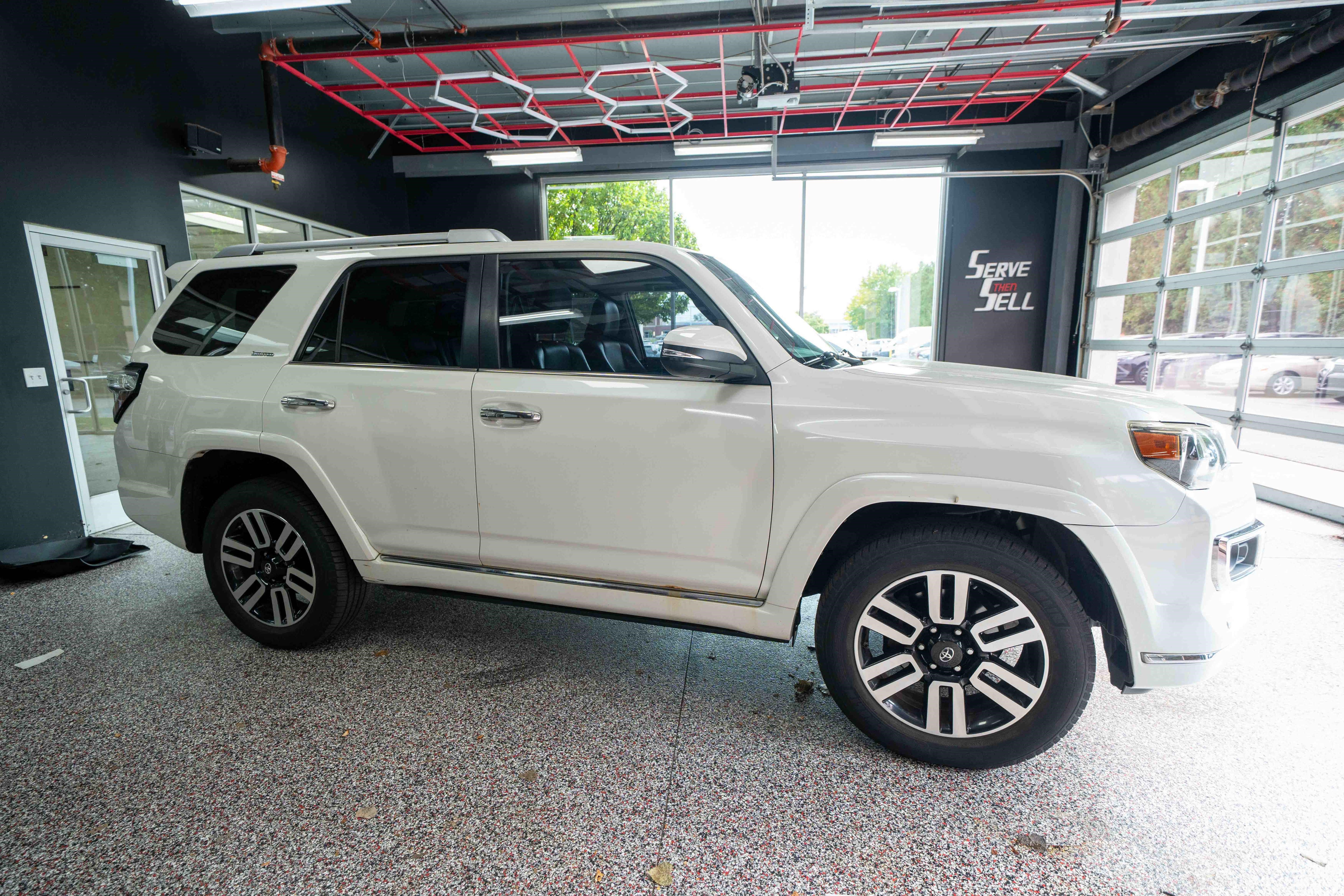 Used 2015 Toyota 4Runner Limited AWD/4WD image 5