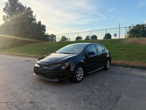 Used 2024 Toyota Corolla LE FWD image 1