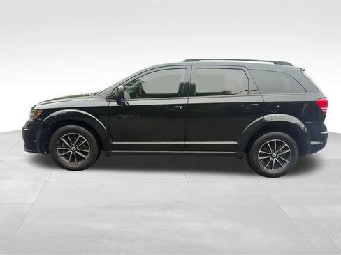 Used 2018 Dodge Journey SE w/ Connectivity Group FWD image 4