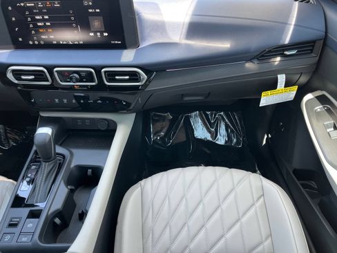 New 2026 Nissan Sentra SL w/ Floor Mat Package FWD image 15