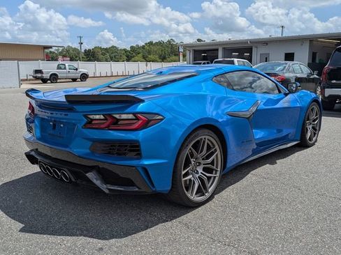 Used 2025 Chevrolet Corvette Z06 RWD image 3