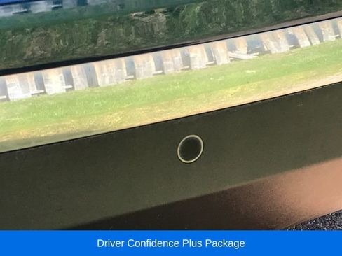 Used 2019 Chevrolet Equinox LT w/ Driver Convenience Package AWD/4WD image 3