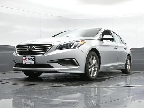 Used 2017 Hyundai Sonata SE FWD image 41