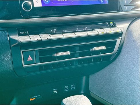 Used 2025 Toyota Camry LE w/ Convenience Package FWD image 17