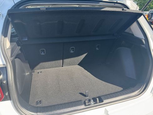 Used 2025 Hyundai Venue SEL image 31