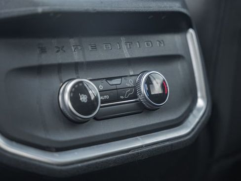 Used 2025 Ford Expedition Active image 47