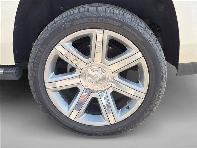 Used 2015 Cadillac Escalade Premium AWD/4WD image 9