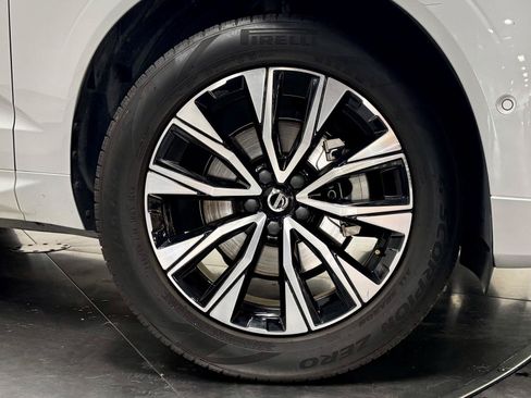 Used 2023 Volvo XC60 B5 Plus AWD/4WD image 11
