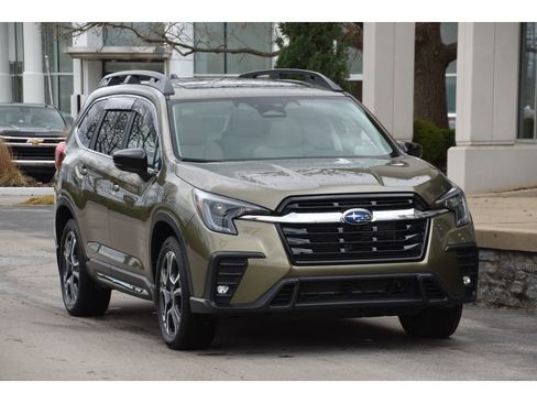 Used 2024 Subaru Ascent Limited w/ Technology Package image 2