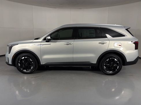 New 2026 Kia Sorento S image 5
