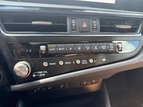 Used 2024 Lexus ES 350 w/ Premium Package FWD image 15
