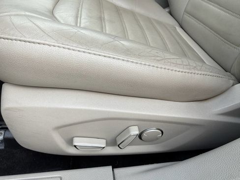 Used 2017 Ford Fusion Energi SE image 12