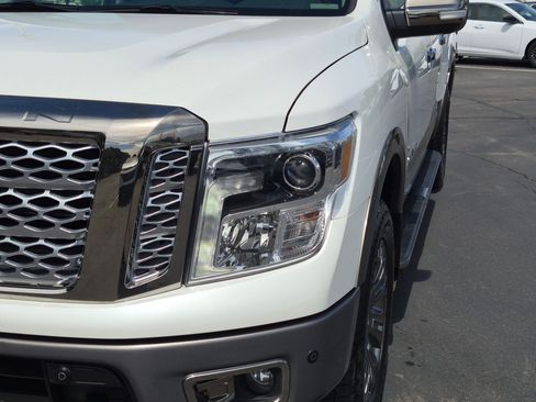 Used 2018 Nissan Titan Platinum Reserve w/ Platinum Utility Package AWD/4WD image 12