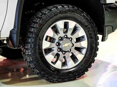 Used 2021 Chevrolet Silverado 2500 Custom w/ Custom Value Package image 51