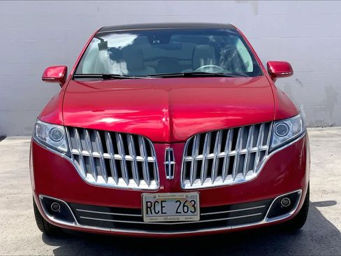 Used 2010 Lincoln MKT 2WD image 6