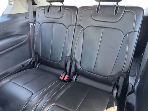 Used 2023 Jeep Grand Cherokee L Limited AWD/4WD image 15