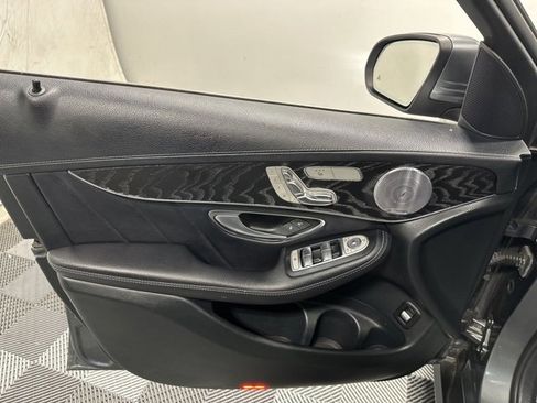 Used 2018 Mercedes-Benz GLC 300 4MATIC image 15