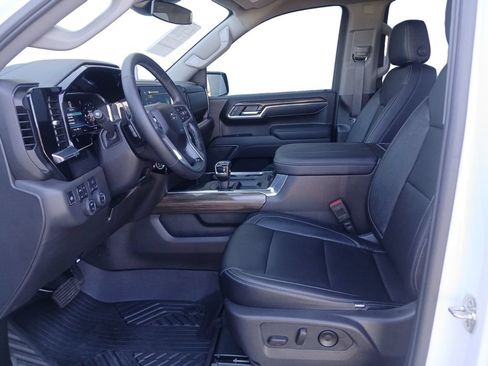 Used 2025 Chevrolet Silverado 1500 LT Trail Boss w/ Protection Package AWD/4WD image 19